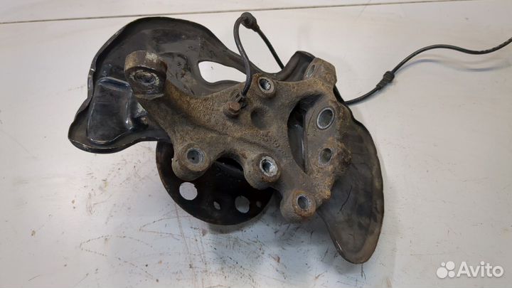 Ступица (кулак, цапфа) левая передняя Mercedes C W204, 2012