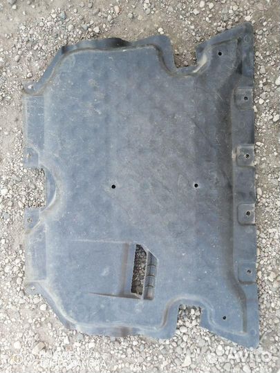 Защита двигателя Mercedes-Benz C-Класс A2055201600