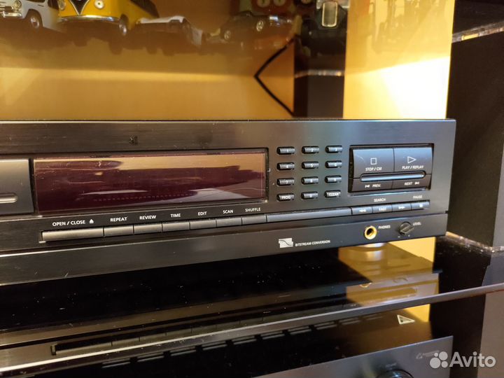 Проигрывать CD Philips