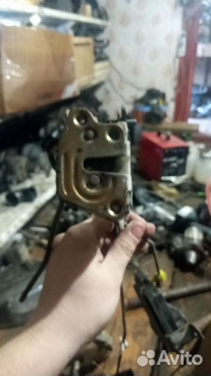 Активатор замка двери Mitsubishi Space Wagon