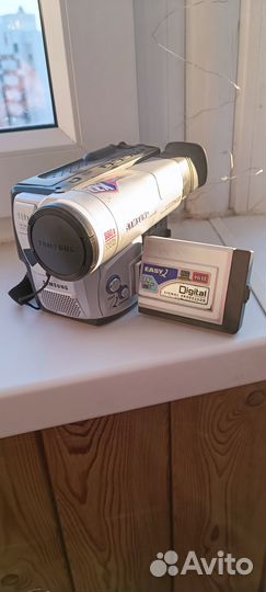 Продам видеокамеру Samsung vp-l800