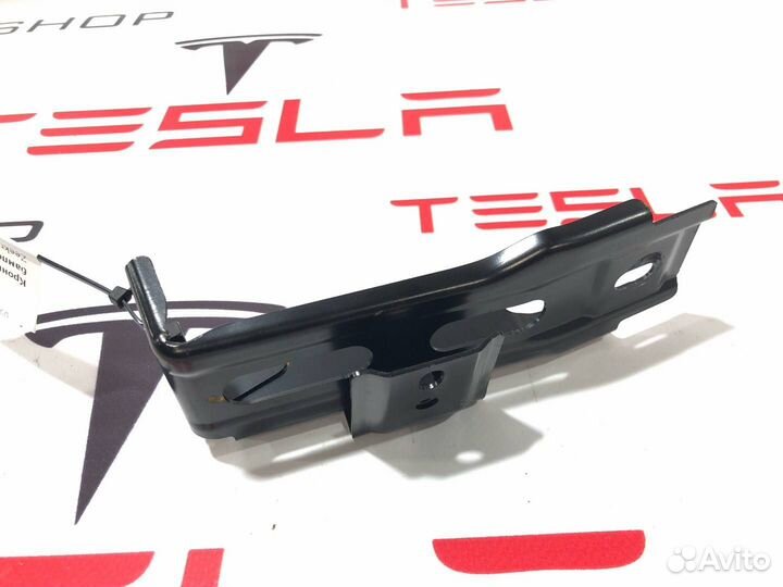 Кронштейн крепления бампера переднего Zeekr 001