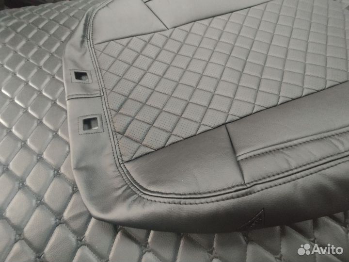 Чехлы Renault Sandero I Экокожа ромб Автопилот