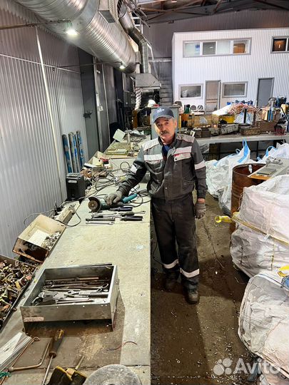 Слесарь по демонтажу оборудования