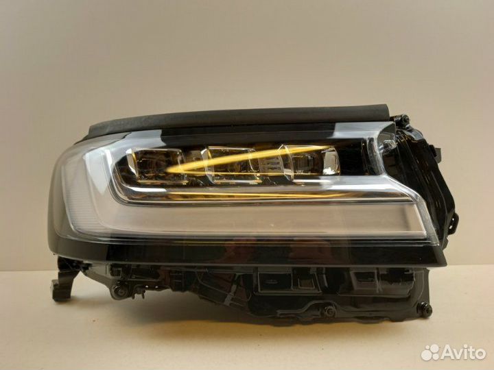 Фара правая Toyota Land Cruiser 300 2021