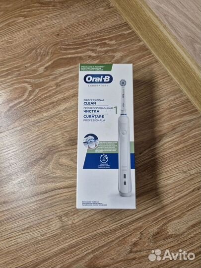 Электрическая зубная щетка Oral-b новая