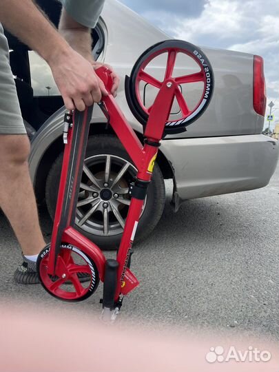 Самокат взрослый ferrari