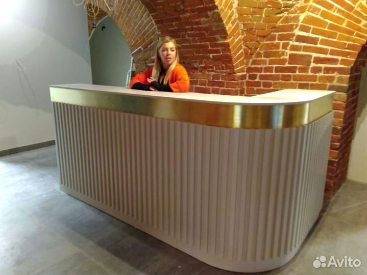 Стойка для государственных учреждений