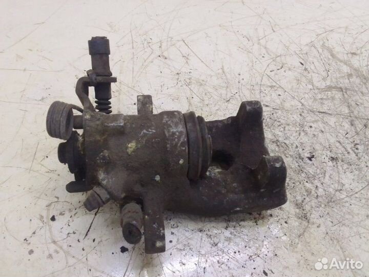 Тормозной суппорт задний правый Opel Zafira B 2008