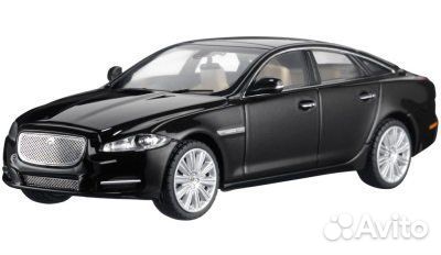 Модель Jaguar XJ Scale Model Black Amethyst, 1:43