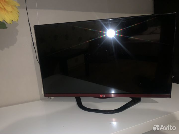 Продам телевизор бу, LG32LA662V-ZC