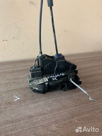 Замок двери задней правой emgrand