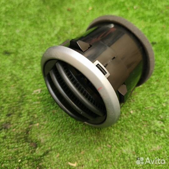 Решетка вентиляционная, дуйка правая Suzuki Grand