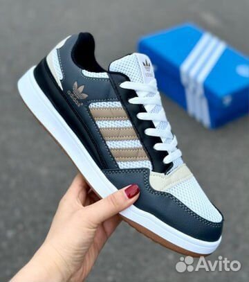 Кроссовки Adidas