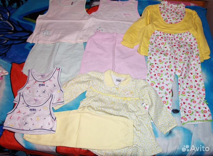 Костюмы легкие пакетом 1-2 года состояние новых