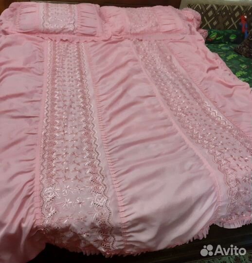 Покрывало на кровать+ 2 наволочки