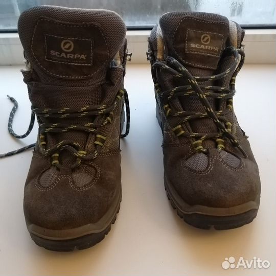 Треккинговые кроссовки 37 размер