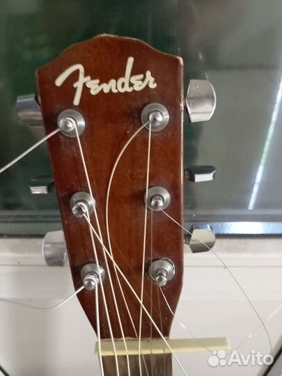 Акустическая гитара