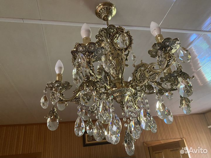 Продается люстра