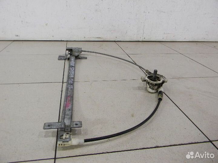 Стеклоподъемник механический передний правый