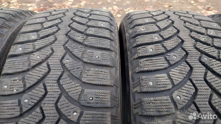 Bridgestone Blizzak Spike-01 215/55 R16 63T