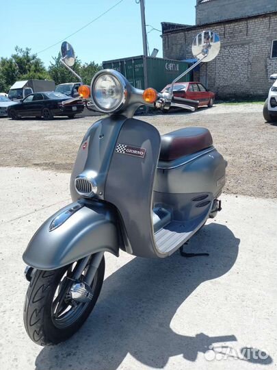 Ретро скутер Honda Giorno