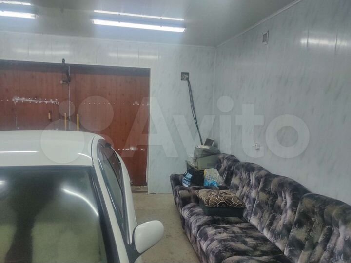 Гараж, > 30 м²