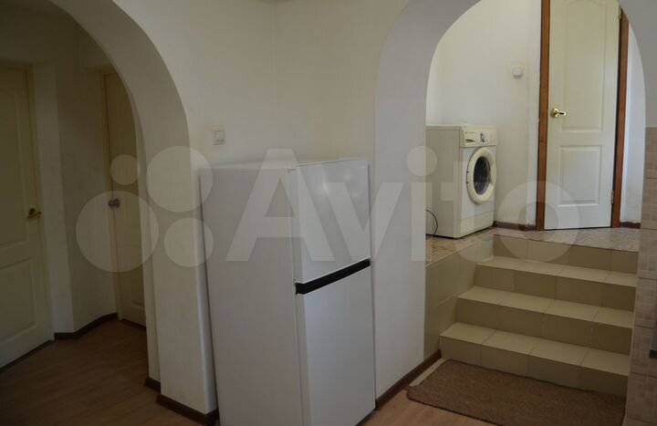 2-к. квартира, 42 м², 1/3 эт.