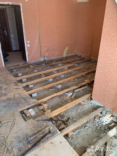 Демонтаж стен перегородок