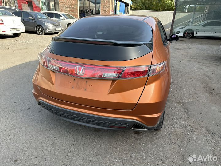 В разборе Honda Civic 5d