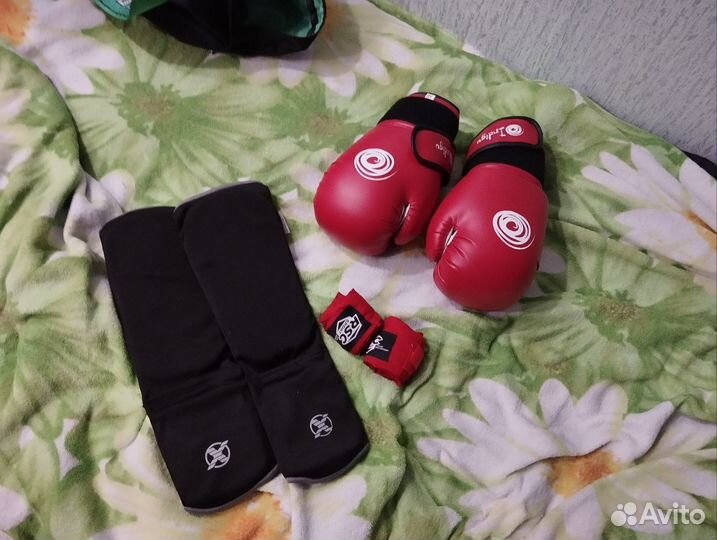 Боксерские перчатки