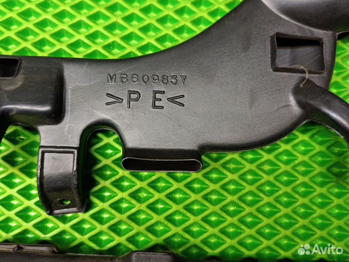 Воздуховоды ног Mitsubishi RVR