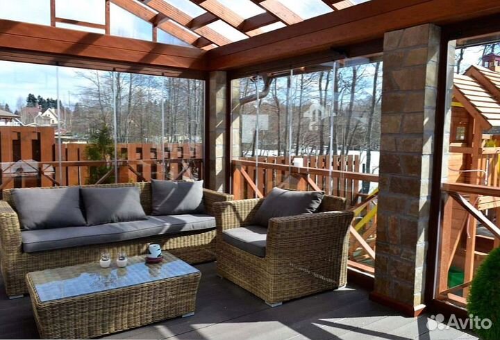 Безрамное раздвижное остекление