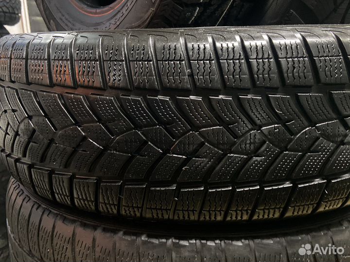 Goodyear UltraGrip Ice SUV 225/60 R18 104T