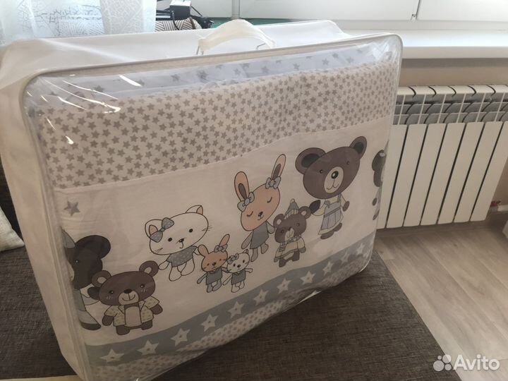 Комплект в детскую кроватку с бортиками