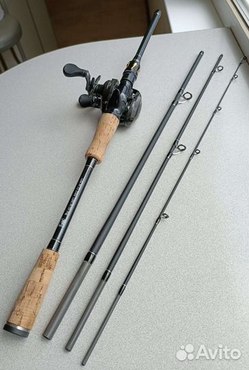 Кастинговый спиннинг с катушкой