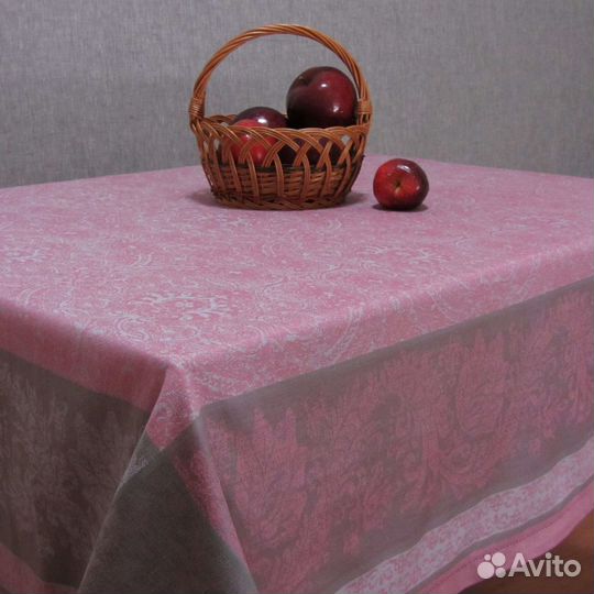 Скатерть льняная жаккардовая Новый классик