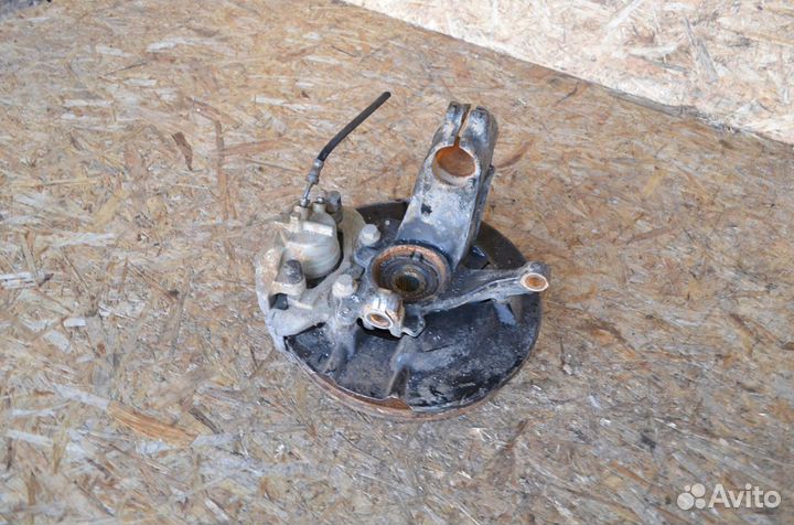 Кулак поворотный передний правый Ford Kuga CBS