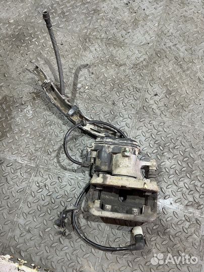 Суппорт задний левый (Mercedes-Benz GLE Coupe AMG)