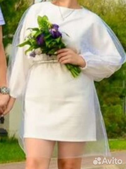 Белое платье
