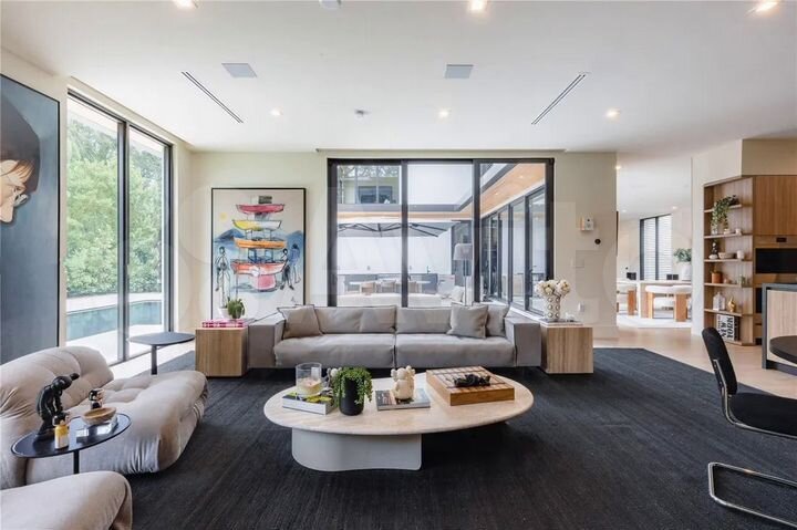 Дом 197 м² на участке 9 сот.