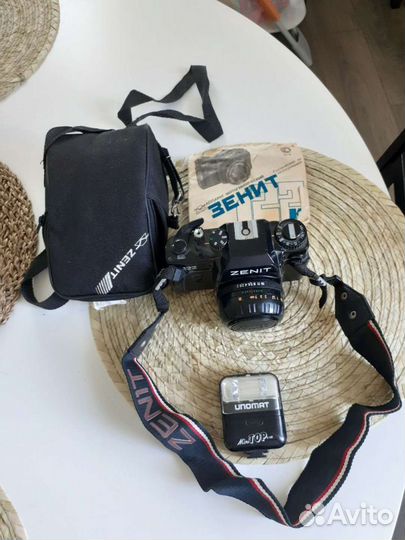 Зеркальный фотоаппарат Zenit