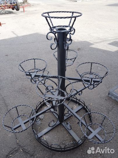 Кованная цветочница