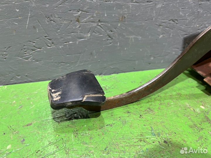 Педаль тормоза Chevrolet Aveo T250 1.5 А15S3 2008