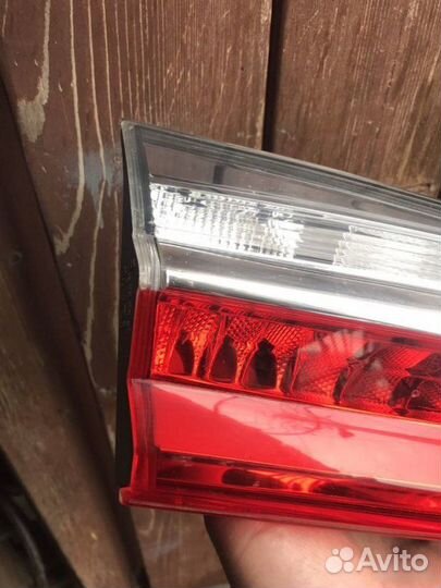 Фонарь внутренний левый Toyota Corolla