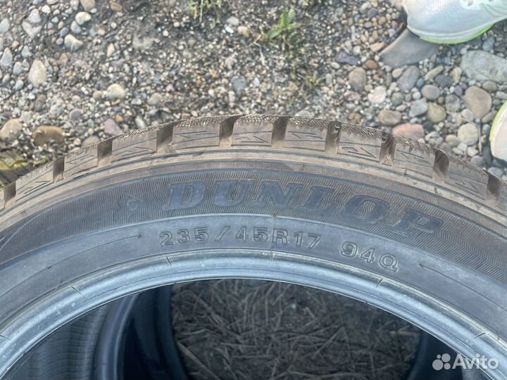 Dunlop Winter Maxx WM01 235/45 R17