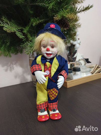 Мезанический, музыкальный клоун. Франция