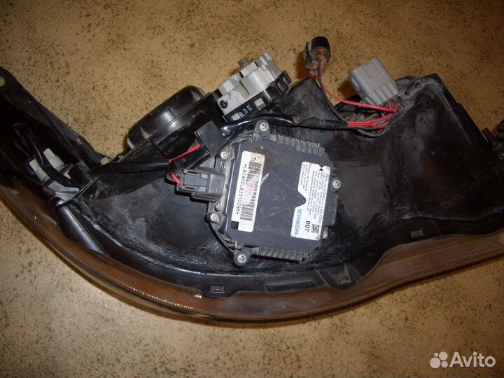 Фара левая Субару Форестер с07-12г ксенон