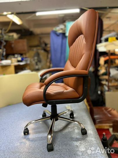 Офисное компьютерное кресло