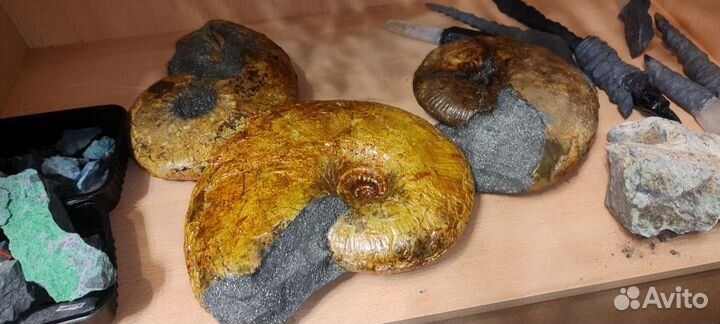 Минералы Урала, ножи, шкатулки, подсвечники